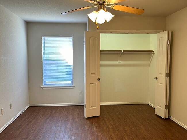 Photo - 3 bedroom/2 bath duplex in Midway ISD