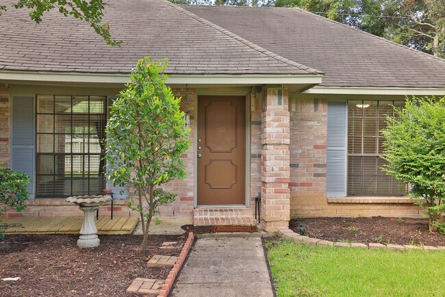 Photo - 16035 Hollow Rock Dr