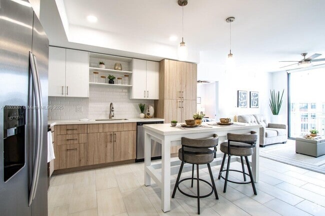 Building Photo - 3645 NW 36th St Unit 105 Rental