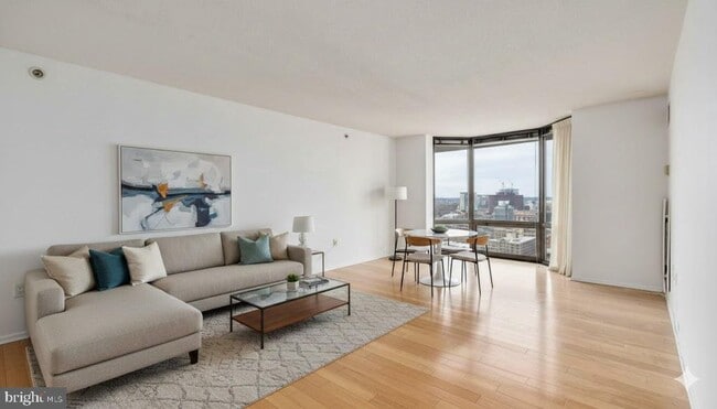 Photo - 2020 Walnut St Unit 29J