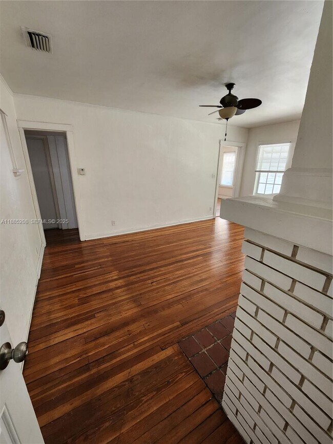 Photo - 315 Eucalyptus St Unit 2