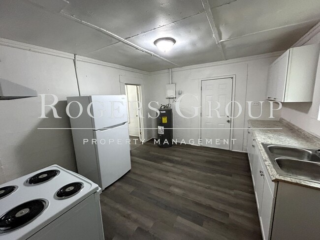 Photo - 1021 Hughes St