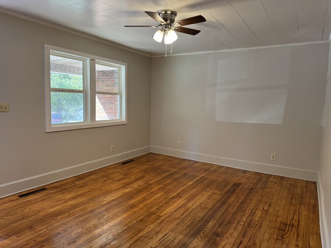 Photo - 520 Pine Ave
