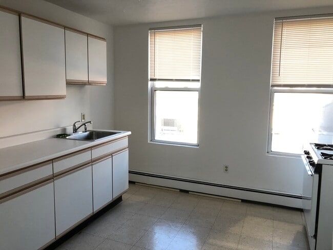 Building Photo - 257 Cambridge St Unit 2 Rental
