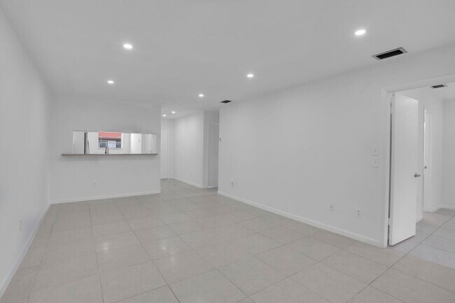 Photo - 315 NW 36th Ave