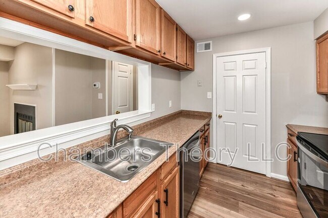 Photo - 8616 Shadwell Dr Unidad 63