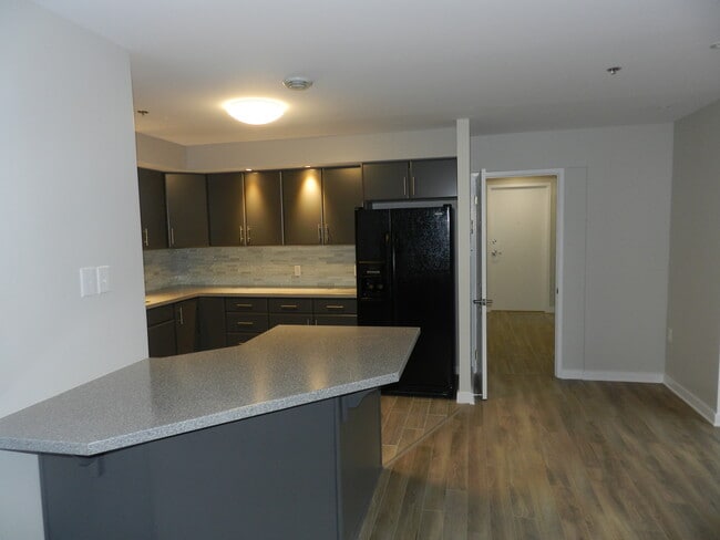 Photo - WELCOME TO THE BRIGHT SIDE - ONE BEDROOM PLUS DEN IN DOWNTOWN DARTMOUTH Unit 202