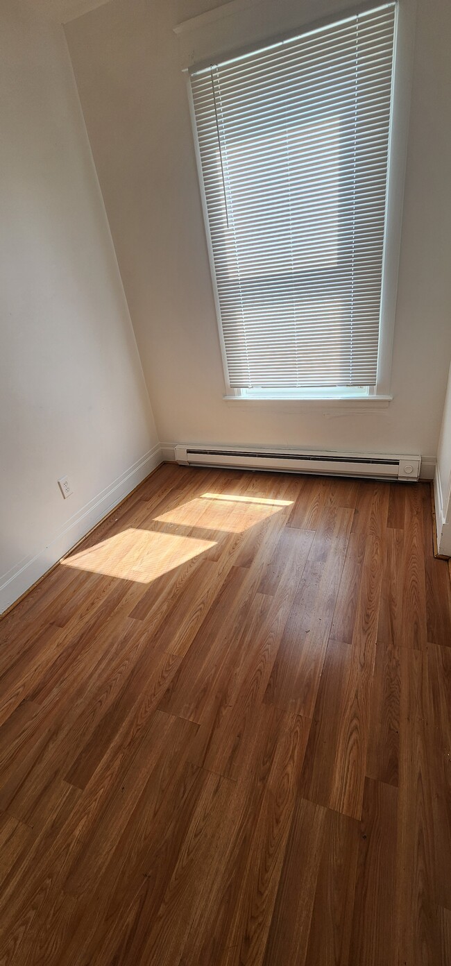 Photo - 341 1st St