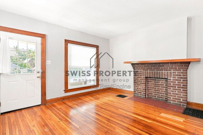 Photo - 2685 Indianola Ave