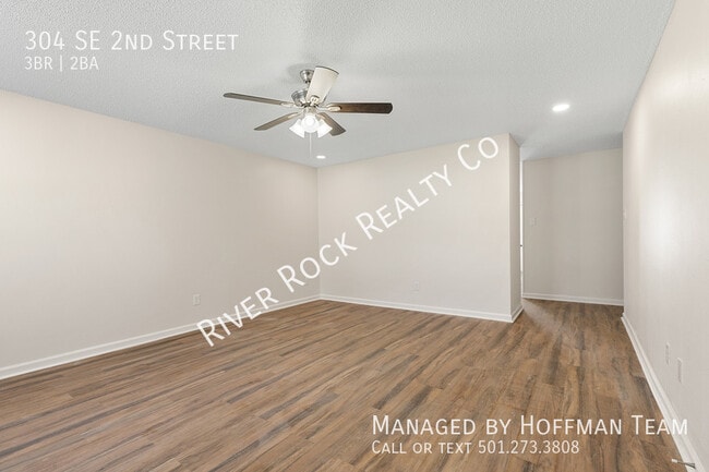 Photo - 304 SE 2nd St