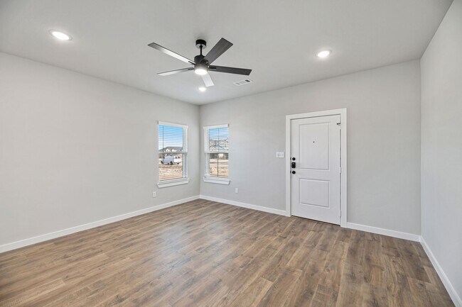 Photo - AVAILABLE NOW! 3 BEDROOM TRIPLEX LOCATED ON 1-ACRE LOT IN MIDLOTHIAN, TX!