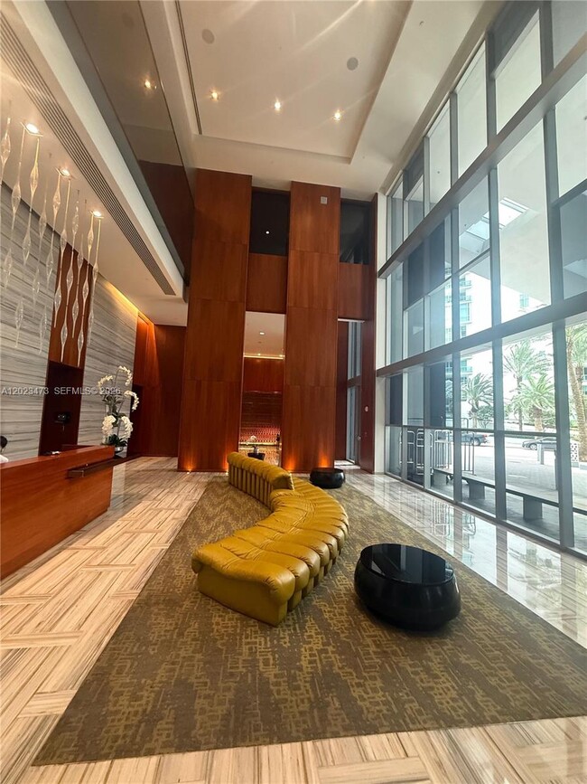 Photo - 1300 Brickell Bay Dr Unidad 707
