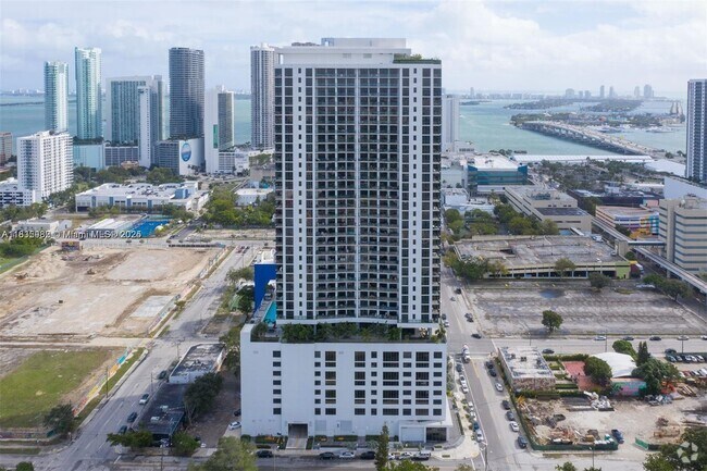Building Photo - 1600 NE 1st Ave Unit 3210 Rental