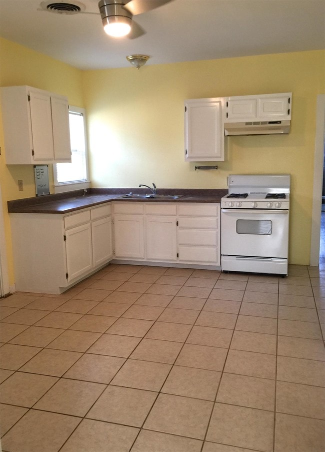 Photo - 1206 S Abe St