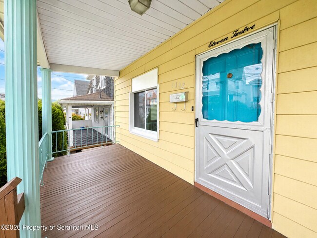 1112 W Elm St