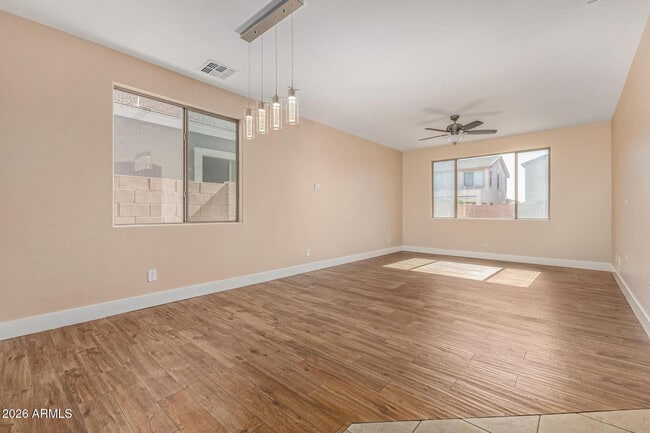10625 E Knowles Ave