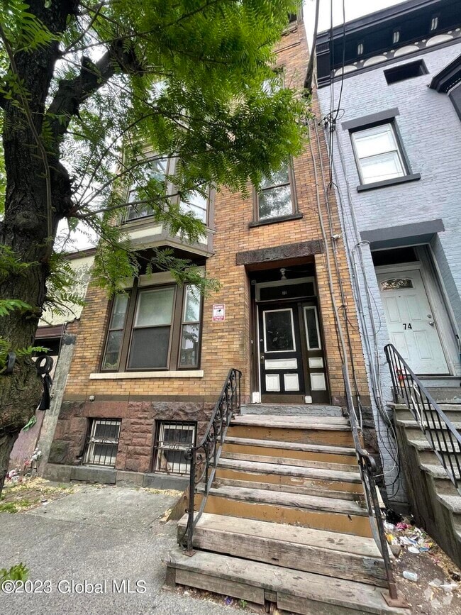 Building Photo - 72 Grand St Rental