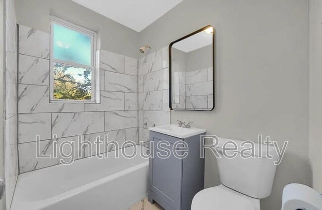 Photo - 1319 Marshall St