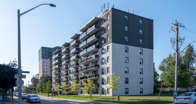 Photo - 28 Helene St North