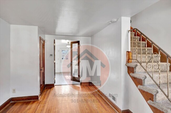 Photo - 807 Montpelier St