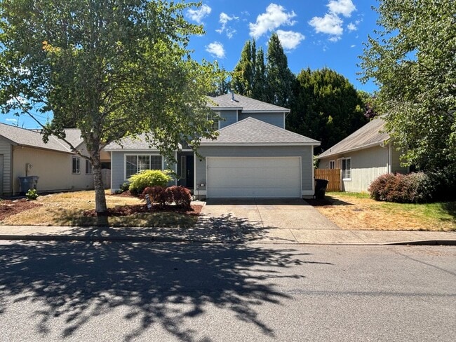 Building Photo - Available Now – Spacious 3 Bedroom, 2.5 Bath Home in a Prime Corvallis Location