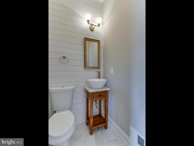 Building Photo - 9421 Van Arsdale Dr Rental