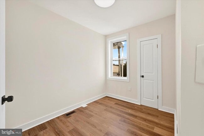 Photo - 33 S Morley St