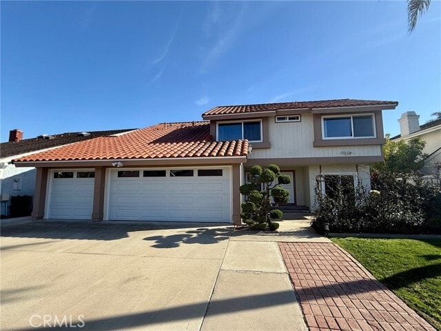 Photo - 18402 Oxboro Ln