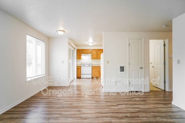 Building Photo - 8590 SE 72nd Ave