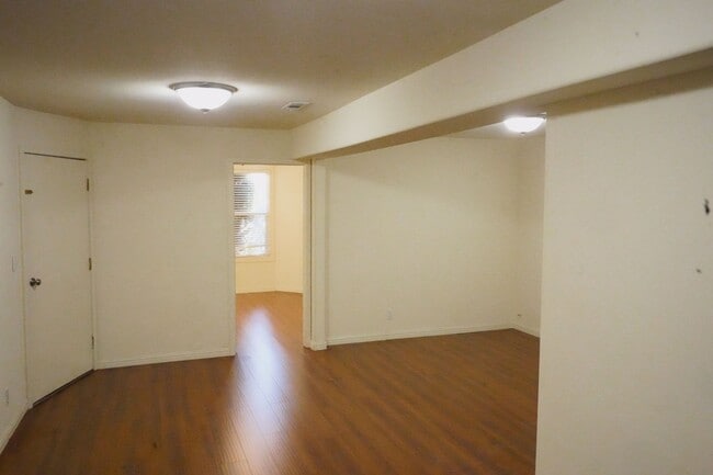 Building Photo - Encinal Avenue Unit B Rental