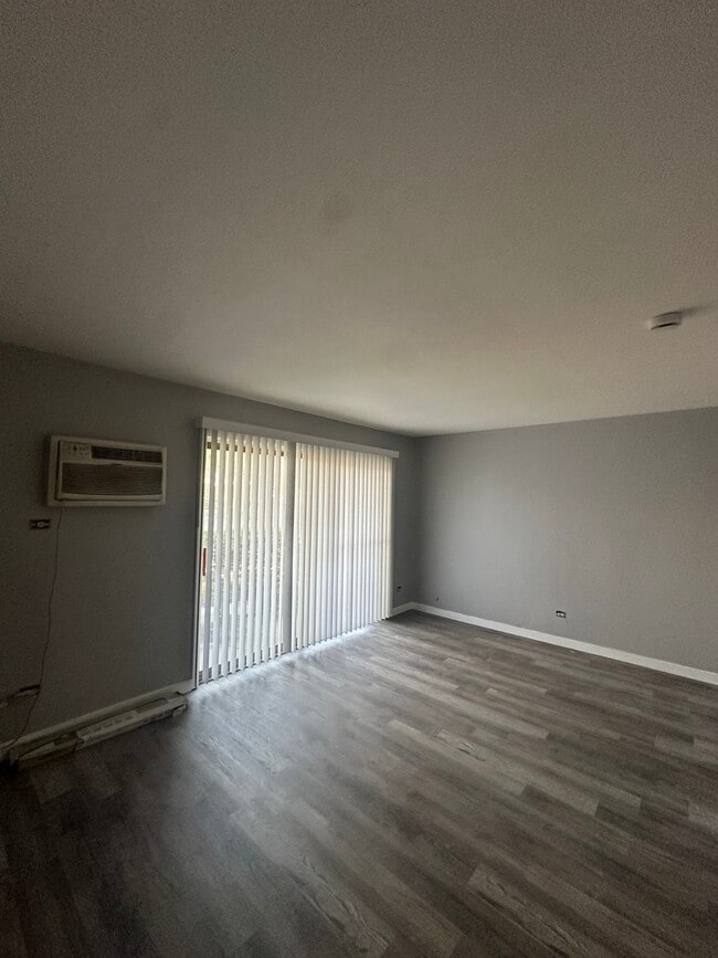 Photo - 1015 E 150th Pl