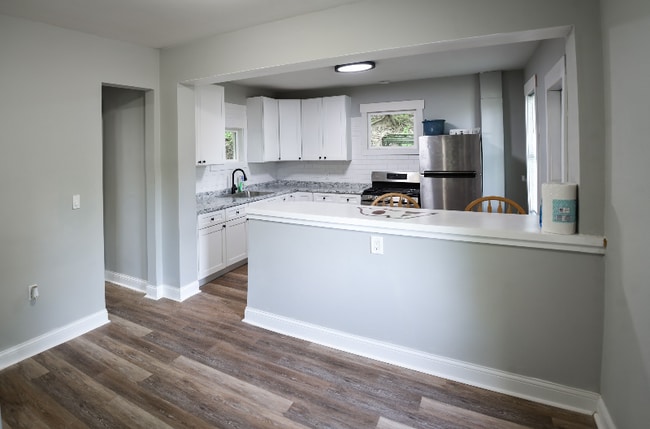 Photo - 311 Marcella Ave NW