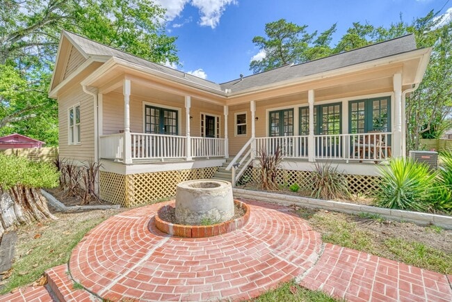 Photo - 806 E Main St