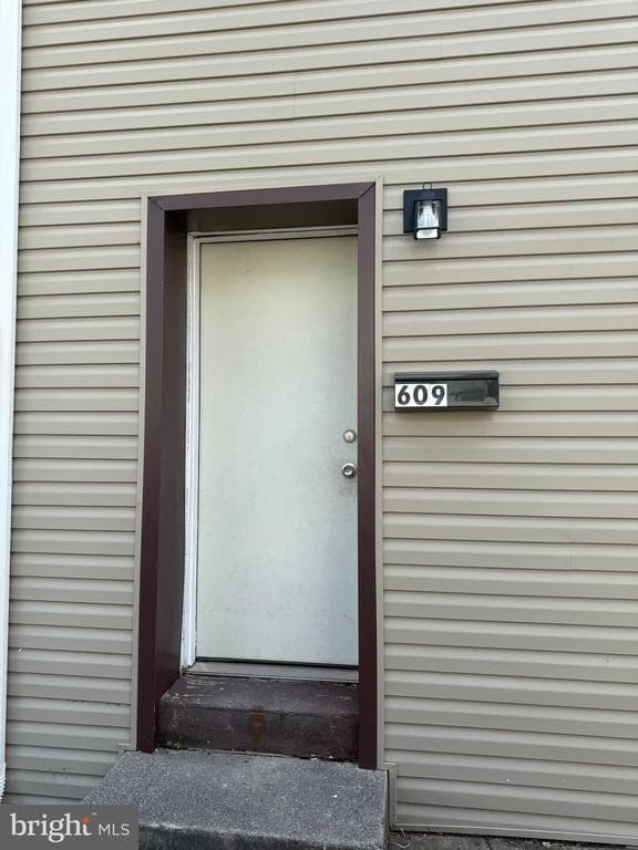 Building Photo - 609 Dauphin St Rental