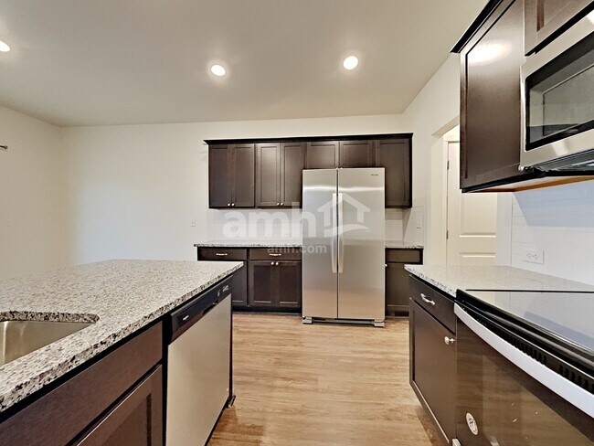 Photo - 6902 35th Pl NE