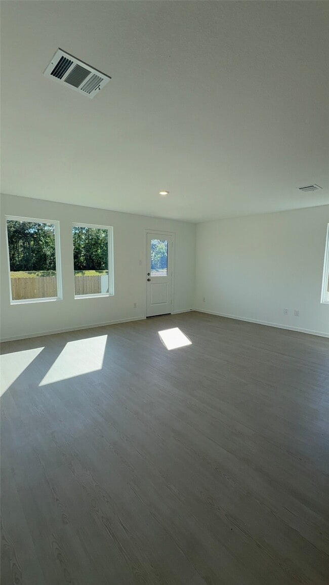 Photo - 327 Parkin Ct