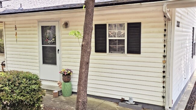 Building Photo - 212 Thurston Dr NW Unit The Hideaway Haven