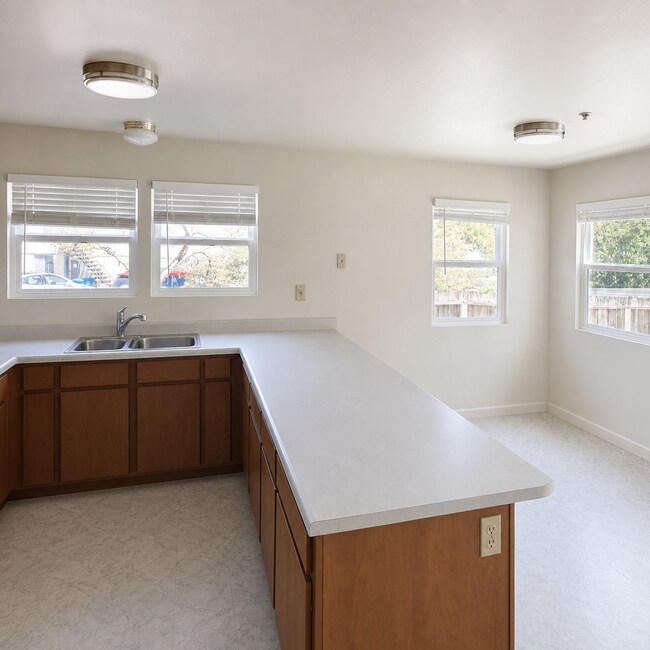 Photo - 3 bed/1.5 bath townhouse in Cotati