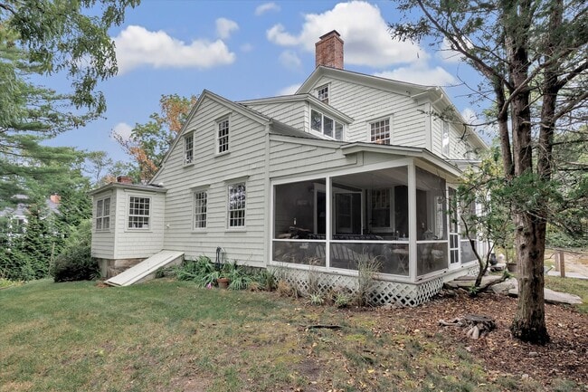 Photo - 160 Hillspoint Rd