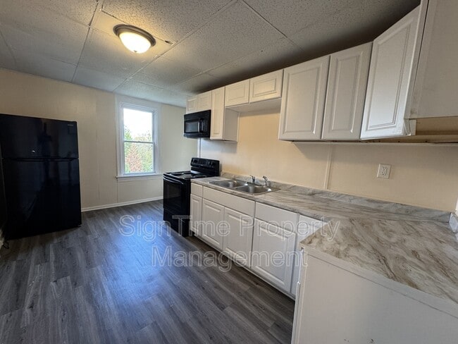 Building Photo - 666 N Prospect St Unit Apt 2