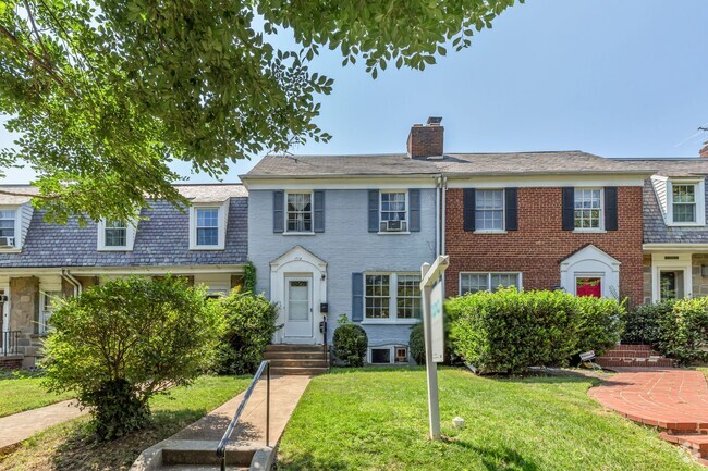 Building Photo - 1710 37th St NW Unit #2 Rental