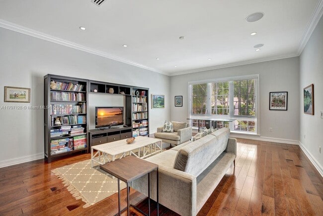 Photo - 797 Ridgewood Rd
