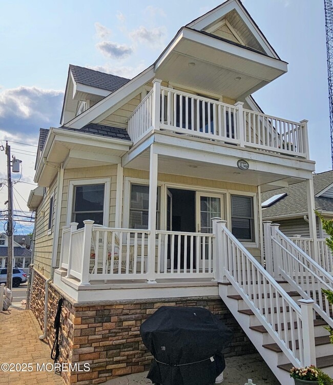 Building Photo - 110 1st Ave Rental