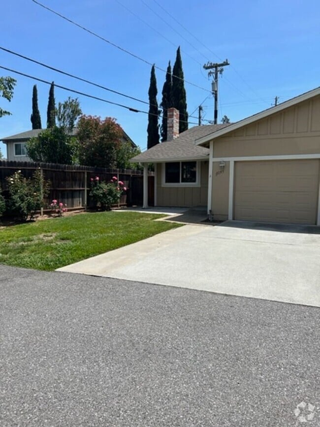 Building Photo - Charming Duplex in Morgan Hill! Rental