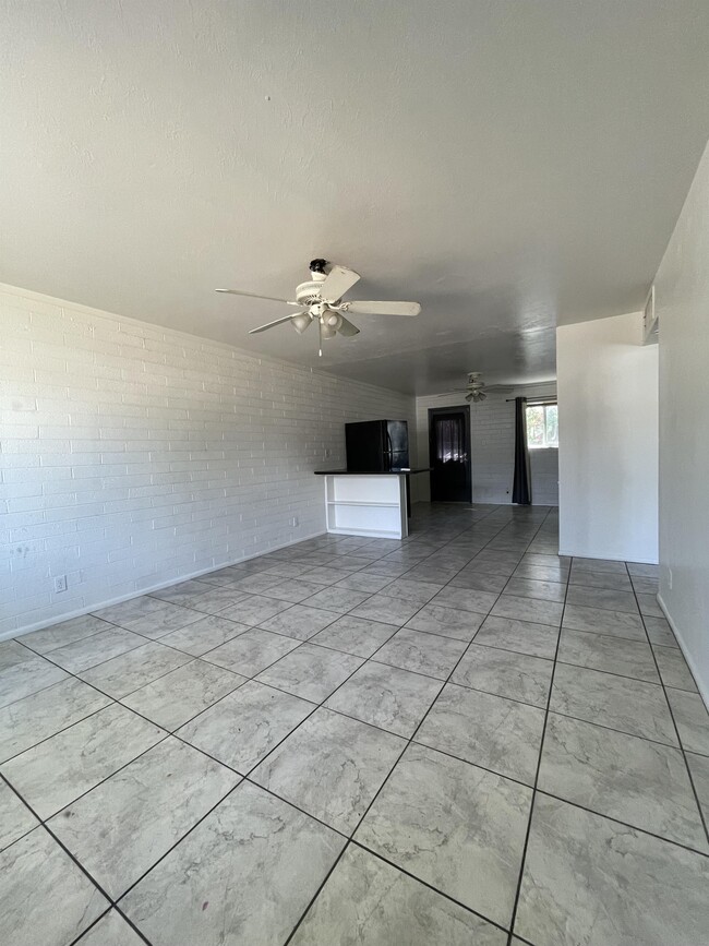 9816 N 15th St Unidad 2