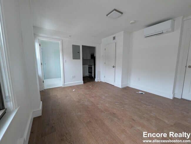 Building Photo - 1200 Massachusetts Ave Unit UVWFKQ