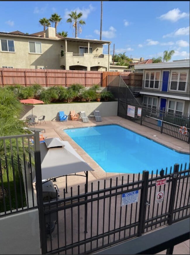 Photo - 5747 Lauretta