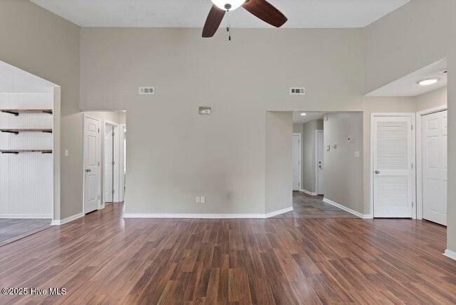 Photo - 122 Silver Leaf Dr