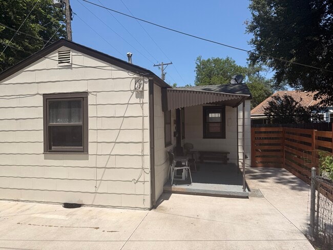 235 S Vine St