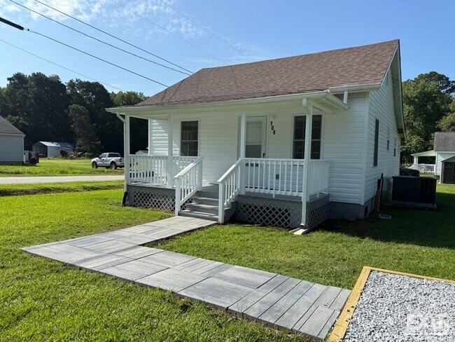 Building Photo - Newly Renovated 2 Bedroom 1 Bath in La Cro... Rental